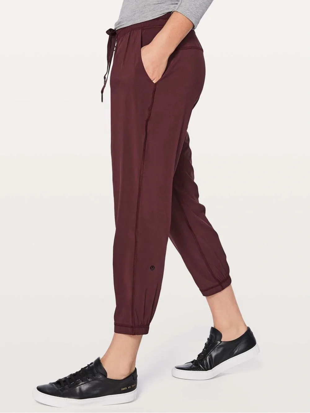 Lululemon Namaskar Crop Garnet Women’s 4 Swift Ultra Light Yoga 24” Stretch